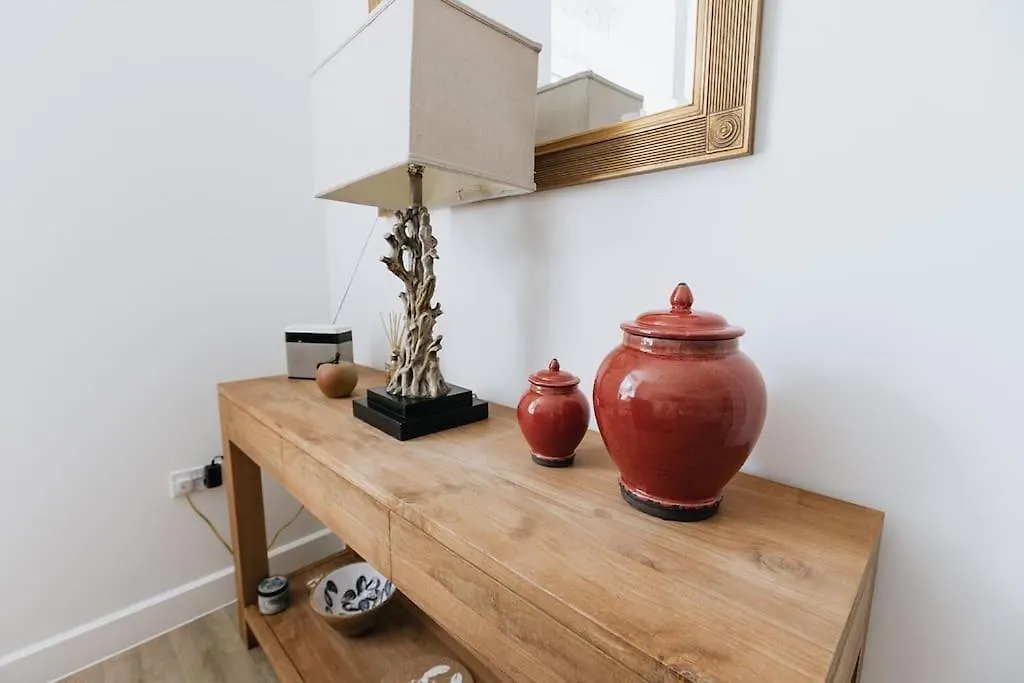 Bobbin Row - Grade 2 Listed Property With A Beautiful Design With Access To Leeds Leeds