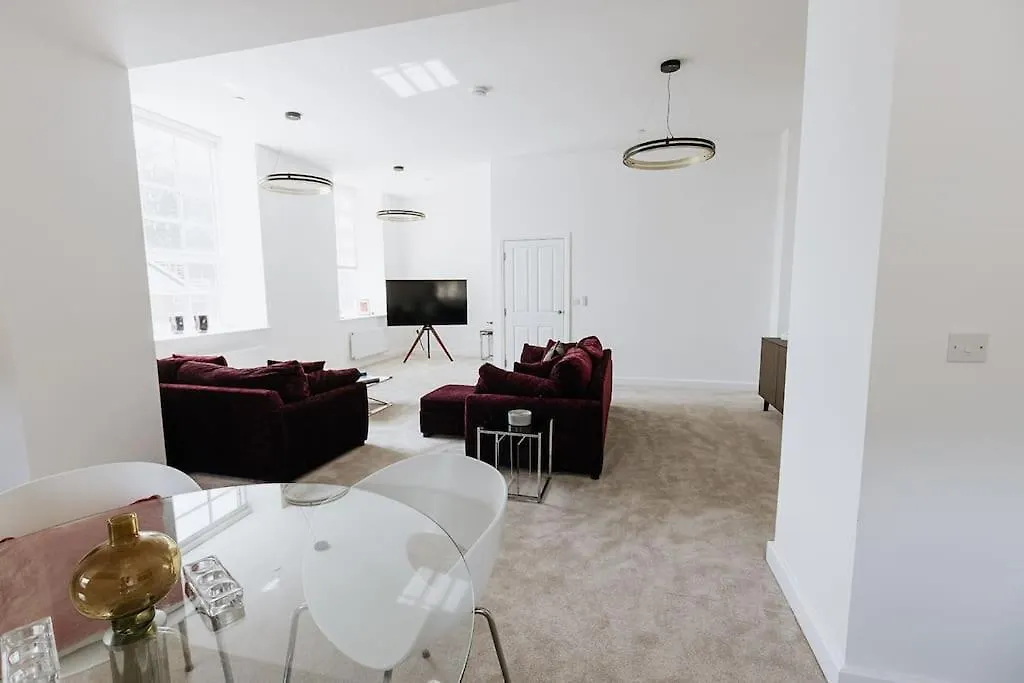 Bobbin Row - Grade 2 Listed Property With A Beautiful Design With Access To Leeds Leeds  0*, Leeds (West Yorkshire)