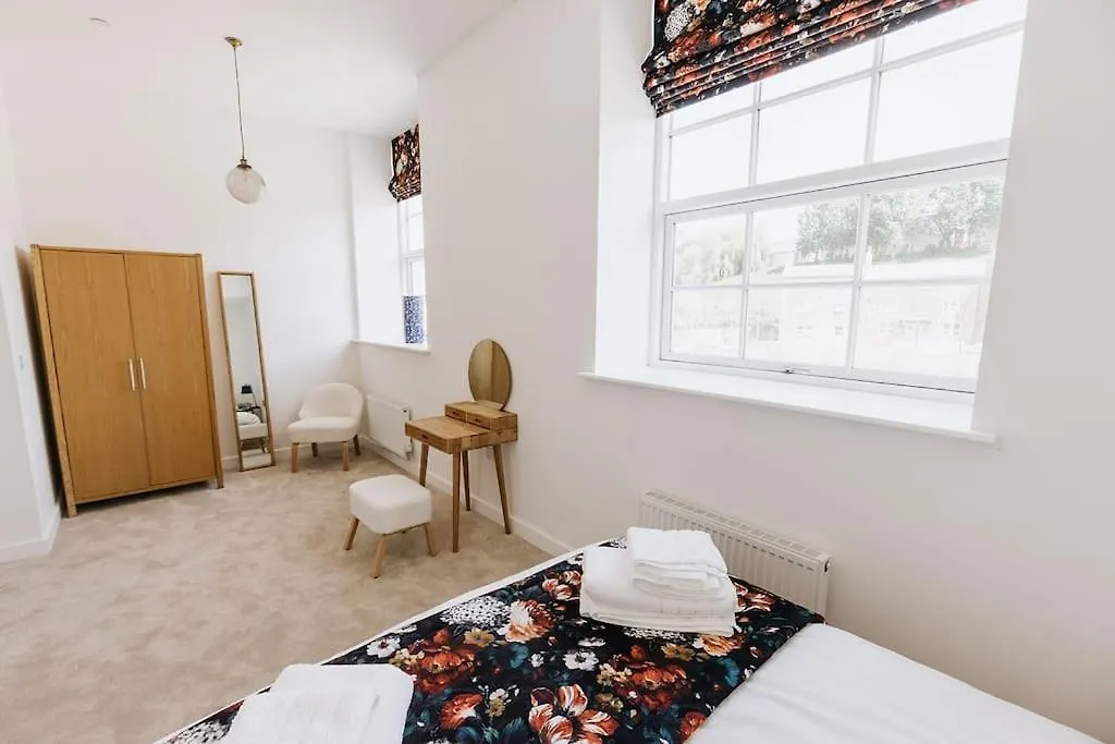Bobbin Row - Grade 2 Listed Property With A Beautiful Design With Access To Leeds Leeds  United Kingdom