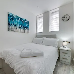  Apartment Superior Compact Studio Close To Amenities